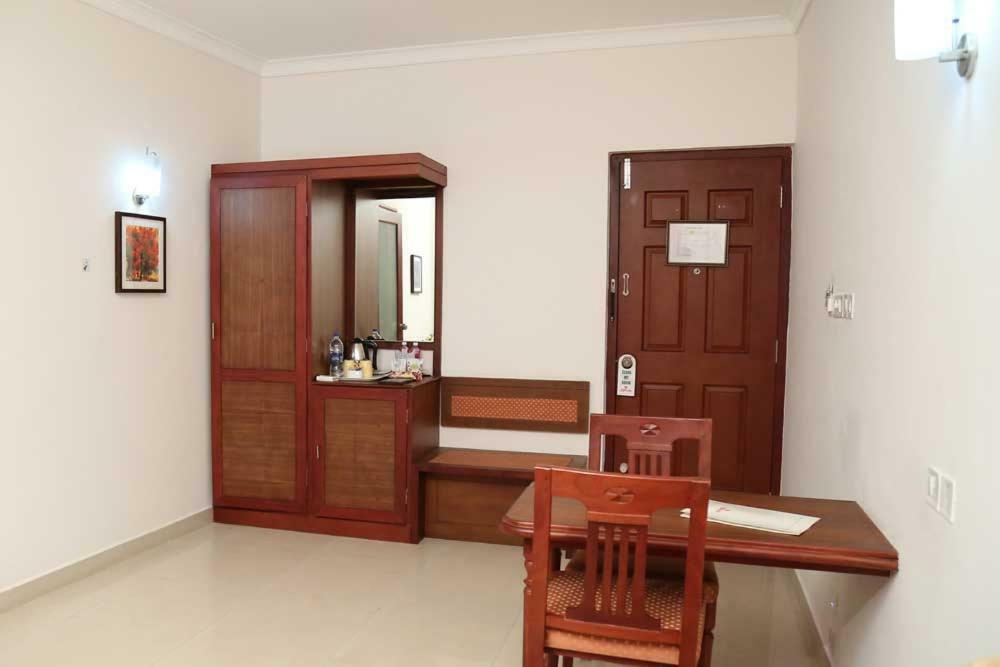 Kallada Hotels Thrissur Exterior photo
