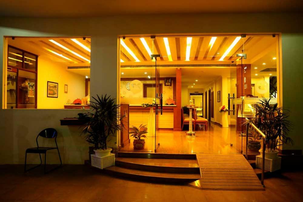 Kallada Hotels Thrissur Exterior photo